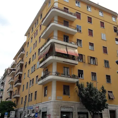 Blue Star Luxury Apartment San Giovanni - Colosseo Rome Exterior photo